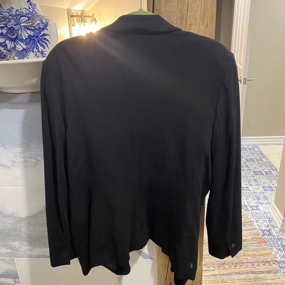 Fitted Black Blazer - Picture 3 of 3